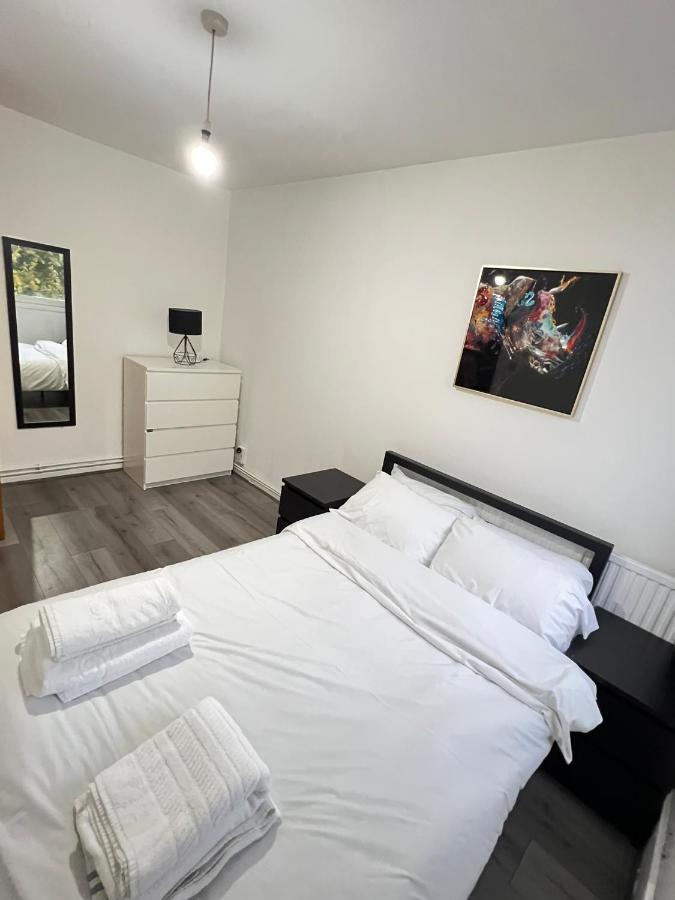 Entire 3 Bedroom Luxury Apartment In London With Private Balcony Exterior foto